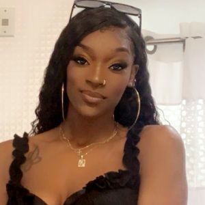 Meet your Posher, Brittni